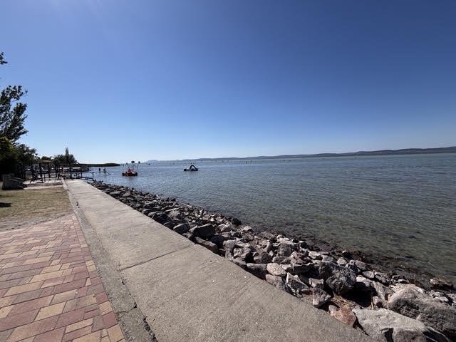 Eladó nyaraló, Balatonszárszón 90 M Ft, 4+1 szobás