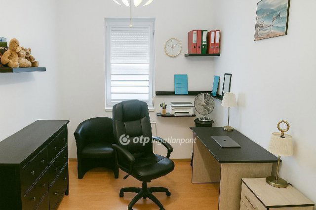 Eladó családi ház, Szigetszentmiklóson 147 M Ft, 3+1 szobás