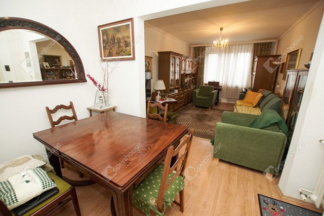 Eladó panellakás, Székesfehérvárott 57.99 M Ft, 3 szobás