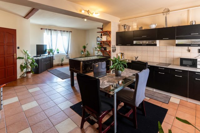 Eladó családi ház, Szolnokon 79.5 M Ft, 5 szobás