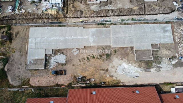 Eladó ikerház, Monoron 116.9 M Ft, 5 szobás