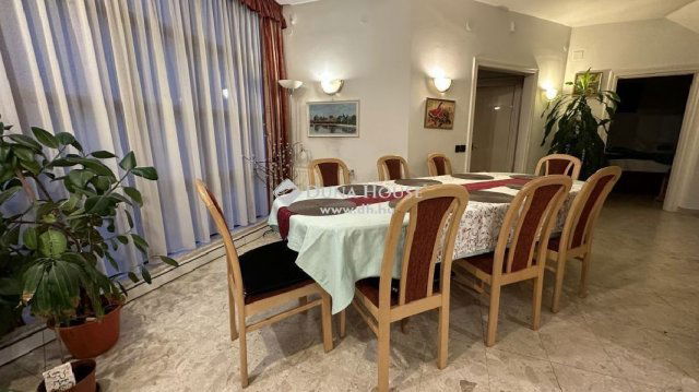 Eladó családi ház, Budapesten, II. kerületben 250 M Ft, 9 szobás