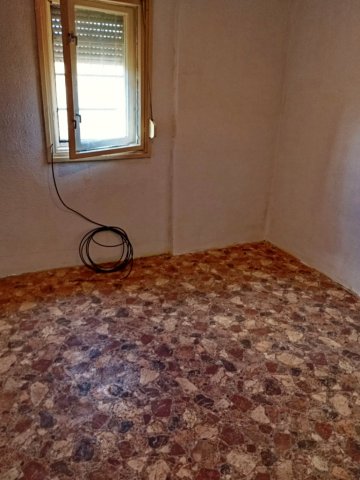 Eladó családi ház, Mikepércsen 18 M Ft, 1 szobás