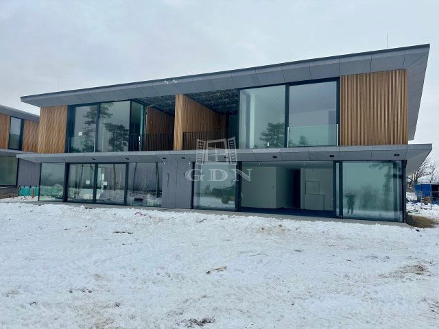 Eladó téglalakás, Balatonföldváron 680 M Ft, 3 szobás