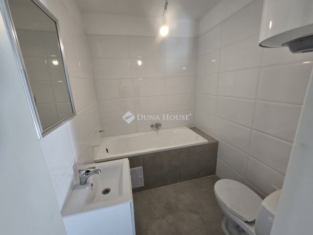 Eladó családi ház, Szabadbattyánban 79.6 M Ft, 4 szobás