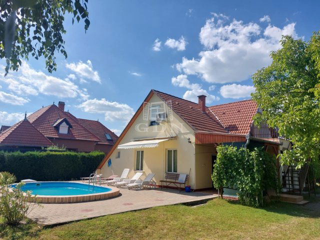 Eladó családi ház, Balatonkeresztúron 71.95 M Ft, 5 szobás