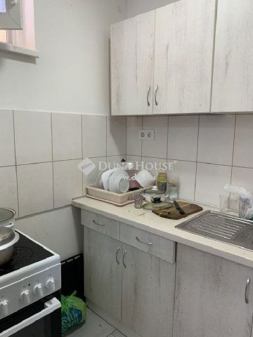 Eladó családi ház, Vecsésen 299.9 M Ft, 1 szobás