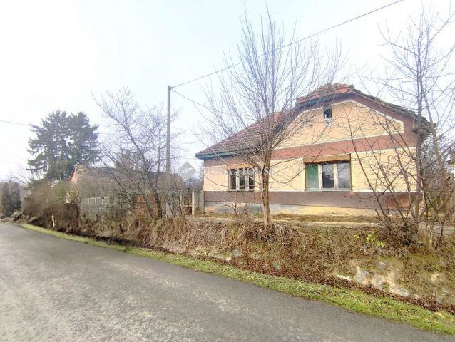 Eladó családi ház, Nakon 6 M Ft, 3 szobás / költözzbe.hu