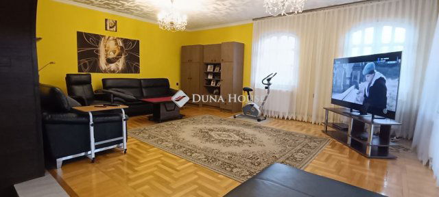 Eladó családi ház, Budaörsön 395 M Ft, 6 szobás