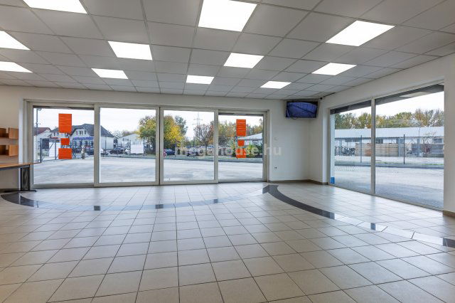 Eladó ipari ingatlan, Szigetszentmiklóson 200 M Ft