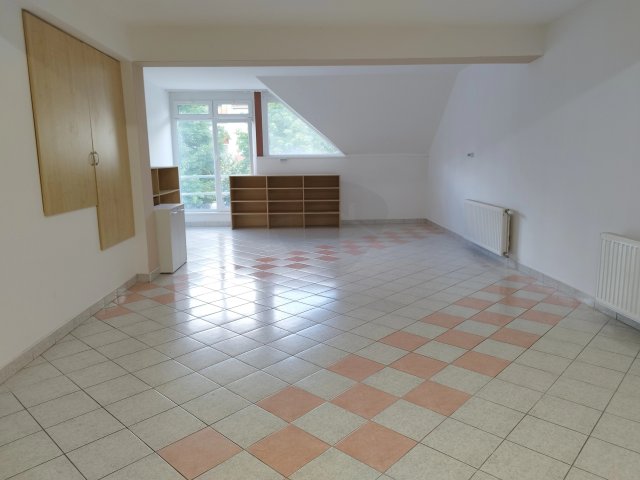 Kiadó ipari ingatlan, Hatvanban 120 E Ft / hó