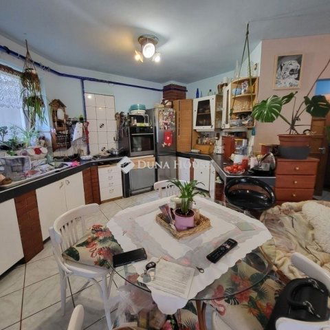 Eladó ikerház, Szegeden 51 M Ft, 4 szobás / költözzbe.hu