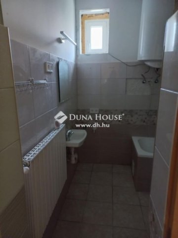 Eladó családi ház, Báron 24.5 M Ft, 4 szobás