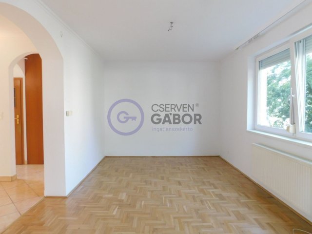Eladó téglalakás, Debrecenben 73 M Ft, 2 szobás