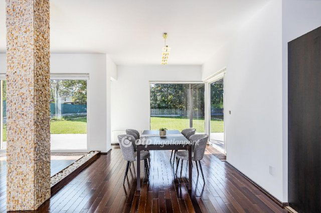 Eladó családi ház, Telkin 399.9 M Ft, 6 szobás