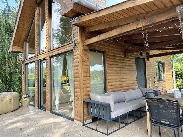 Eladó nyaraló, Abádszalókban 120 M Ft, 6 szobás