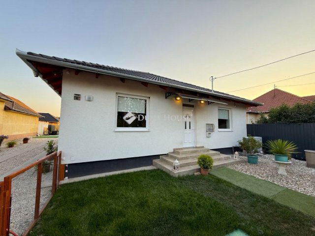 Eladó családi ház, Kókán, Új utcában 71.9 M Ft, 4 szobás