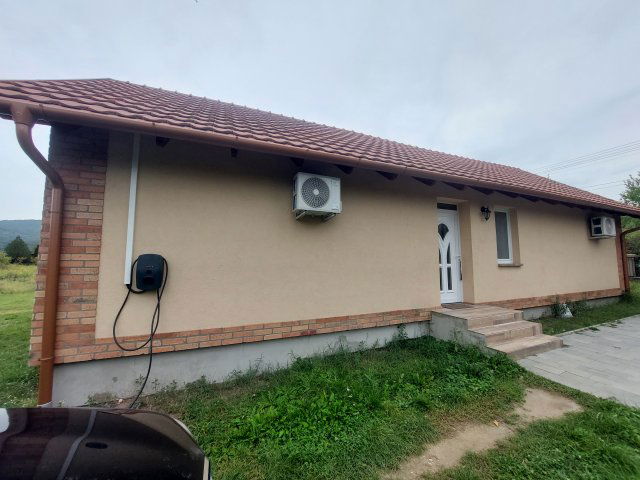 Eladó családi ház, Esztergomban 110 M Ft, 4 szobás