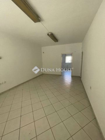 Kiadó üzlethelyiség, Zalaegerszegen 145 E Ft / hó