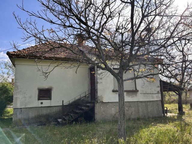 Eladó nyaraló, Cegléden 17 M Ft, 1 szobás / költözzbe.hu