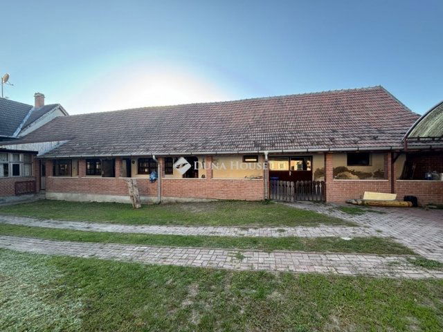 Eladó családi ház, Dunaharasztin 61.524 M Ft, 2 szobás