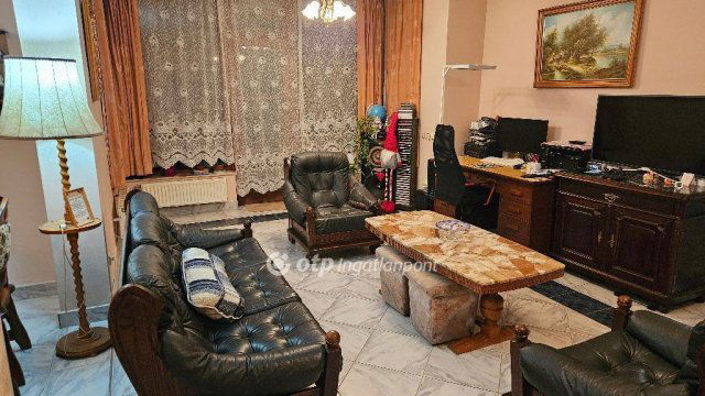 Eladó családi ház, Egerben 109.9 M Ft, 4+1 szobás