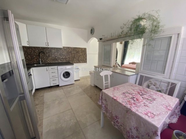 Eladó családi ház, Isaszegen 60 M Ft, 5 szobás