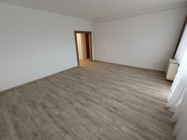 Kiadó téglalakás, albérlet, Debrecenben 250 E Ft / hó, 3 szobás