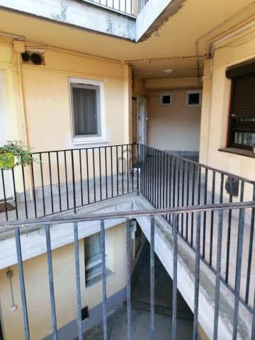 Eladó téglalakás, Pécsett 42.9 M Ft, 1 szobás