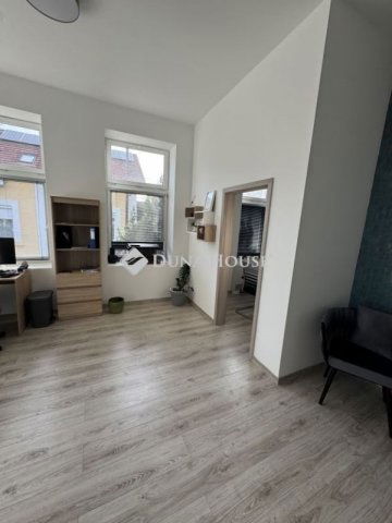 Eladó téglalakás, Budapesten, XV. kerületben 52 M Ft, 2 szobás