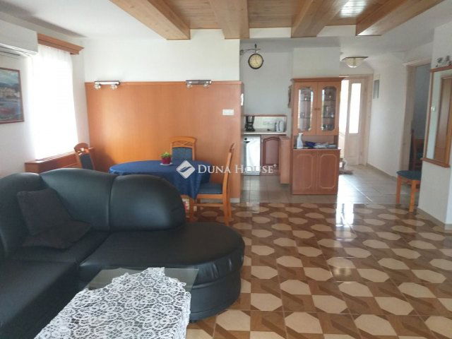 Kiadó téglalakás, albérlet, Balatonfüreden 290 E Ft / hó