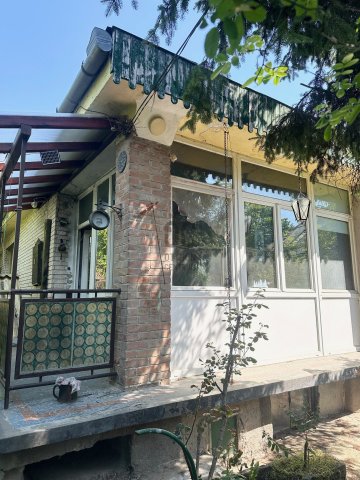 Eladó ikerház, Budapesten, XVIII. kerületben 39.99 M Ft, 1 szobás