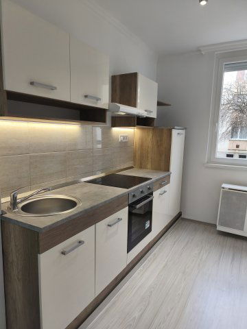 Eladó téglalakás, Debrecenben 68.5 M Ft, 2 szobás