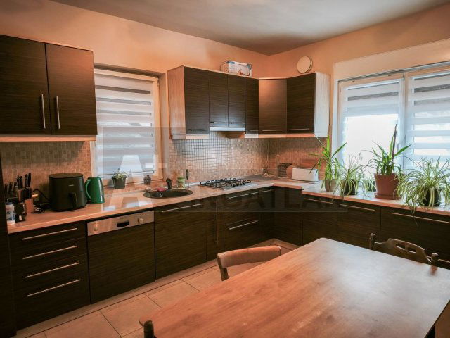 Eladó családi ház, Sándorfalván 84.9 M Ft, 3 szobás