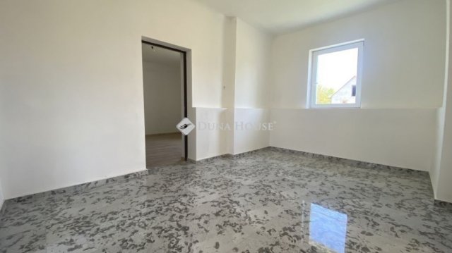 Eladó családi ház, Pándon 31.5 M Ft, 2 szobás