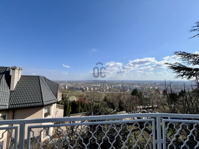 Eladó családi ház, Budapesten, III. kerületben 315 M Ft