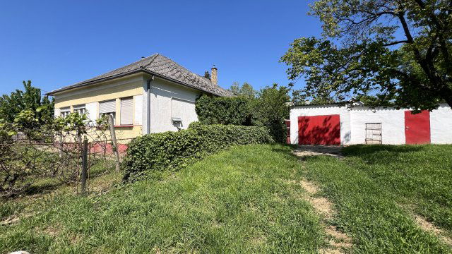 Eladó családi ház, Felsőszentivánon 17.8 M Ft, 4 szobás