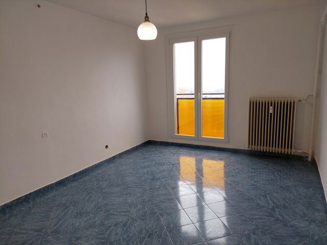 Eladó panellakás, Pécsett 42.3 M Ft, 2 szobás