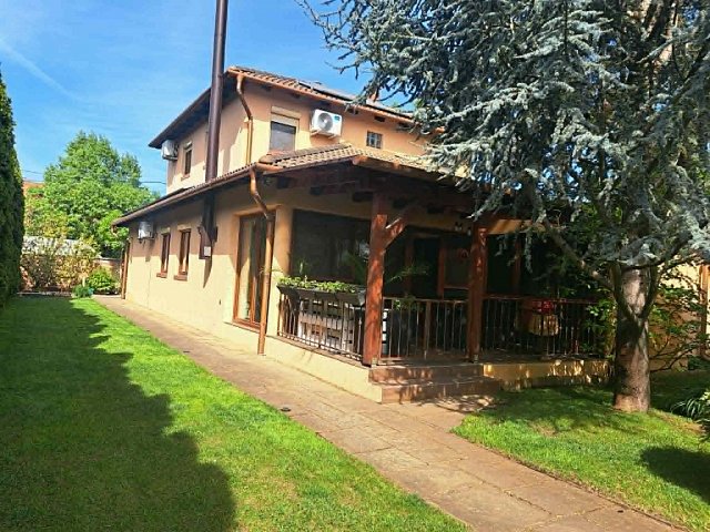 Eladó családi ház, Nyíregyházán 132.9 M Ft, 3+1 szobás