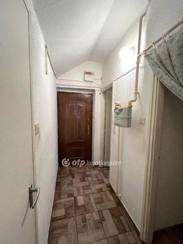 Eladó téglalakás, Salgótarjánban 8.9 M Ft, 1+1 szobás