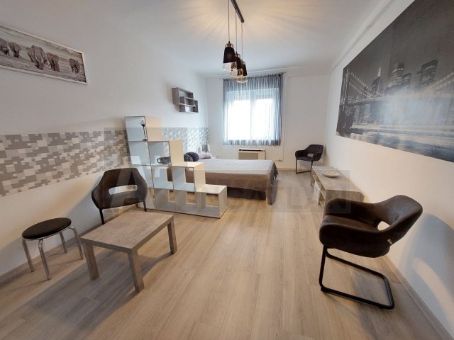 Kiadó téglalakás, albérlet, Szegeden 200 E Ft / hó, 2 szobás