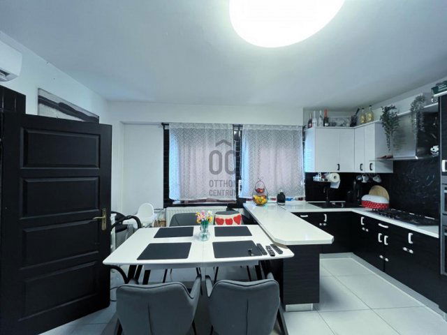 Eladó családi ház, Szigetszentmiklóson 57.9 M Ft, 7 szobás