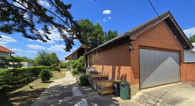 Eladó téglalakás, Csömörön 159.9 M Ft, 4+1 szobás