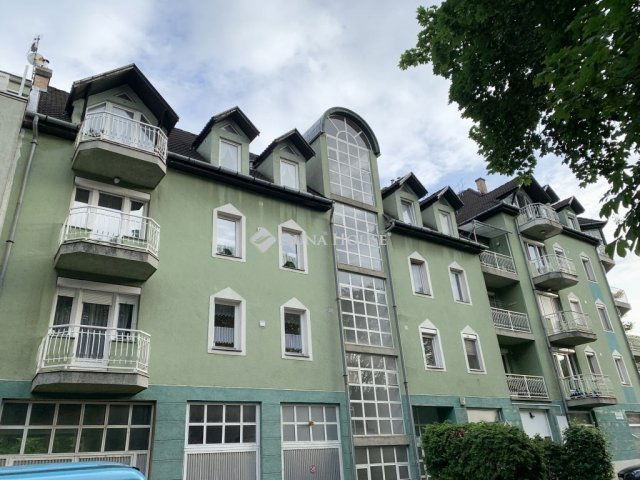 Eladó téglalakás, Budapesten, III. kerületben 139 M Ft, 5 szobás