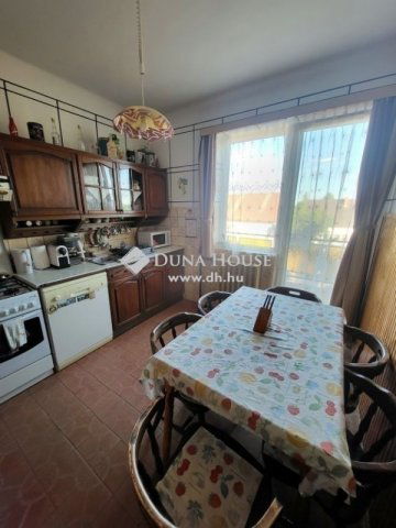 Eladó téglalakás, Kistarcsán 76 M Ft, 3 szobás