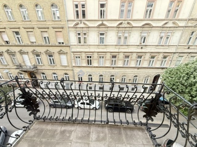 Eladó téglalakás, Budapesten, XII. kerületben 129 M Ft, 3 szobás