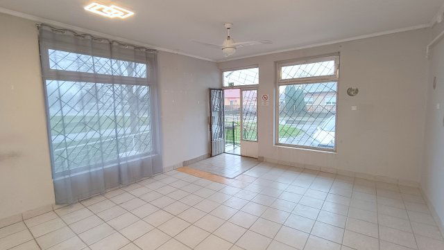 Eladó üzlethelyiség, Tiszavasváriban 16.5 M Ft