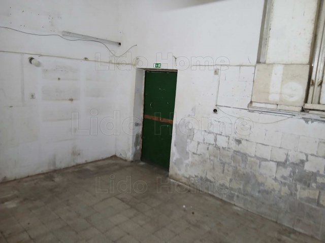 Eladó üzlethelyiség, Tatabányán 18.9 M Ft, 2 szobás