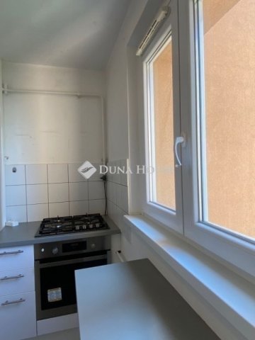 Eladó panellakás, Budapesten, III. kerületben 79.99 M Ft