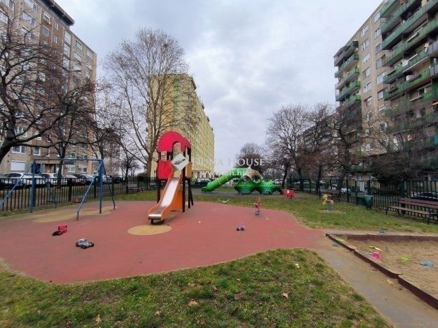 Eladó panellakás, Budapesten, X. kerületben 62.9 M Ft, 2+1 szobás